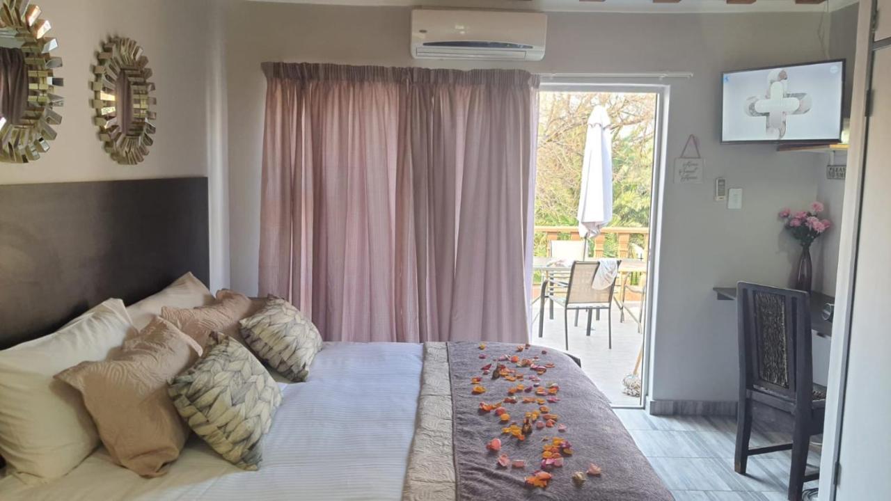 Gemstone Guest House Клерксдорп Экстерьер фото