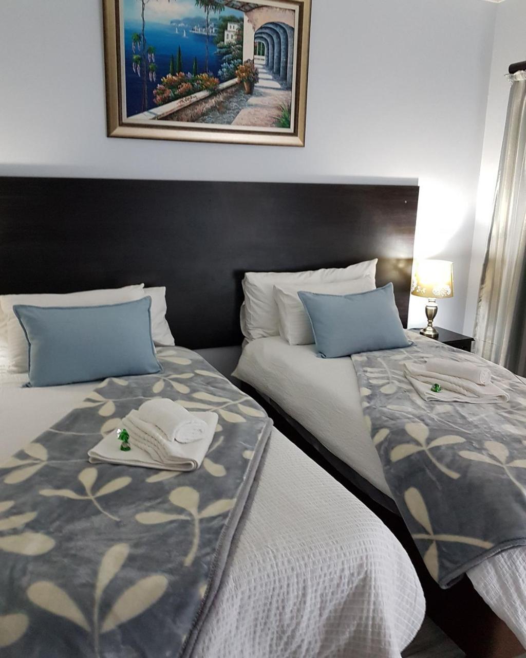 Gemstone Guest House Клерксдорп Экстерьер фото